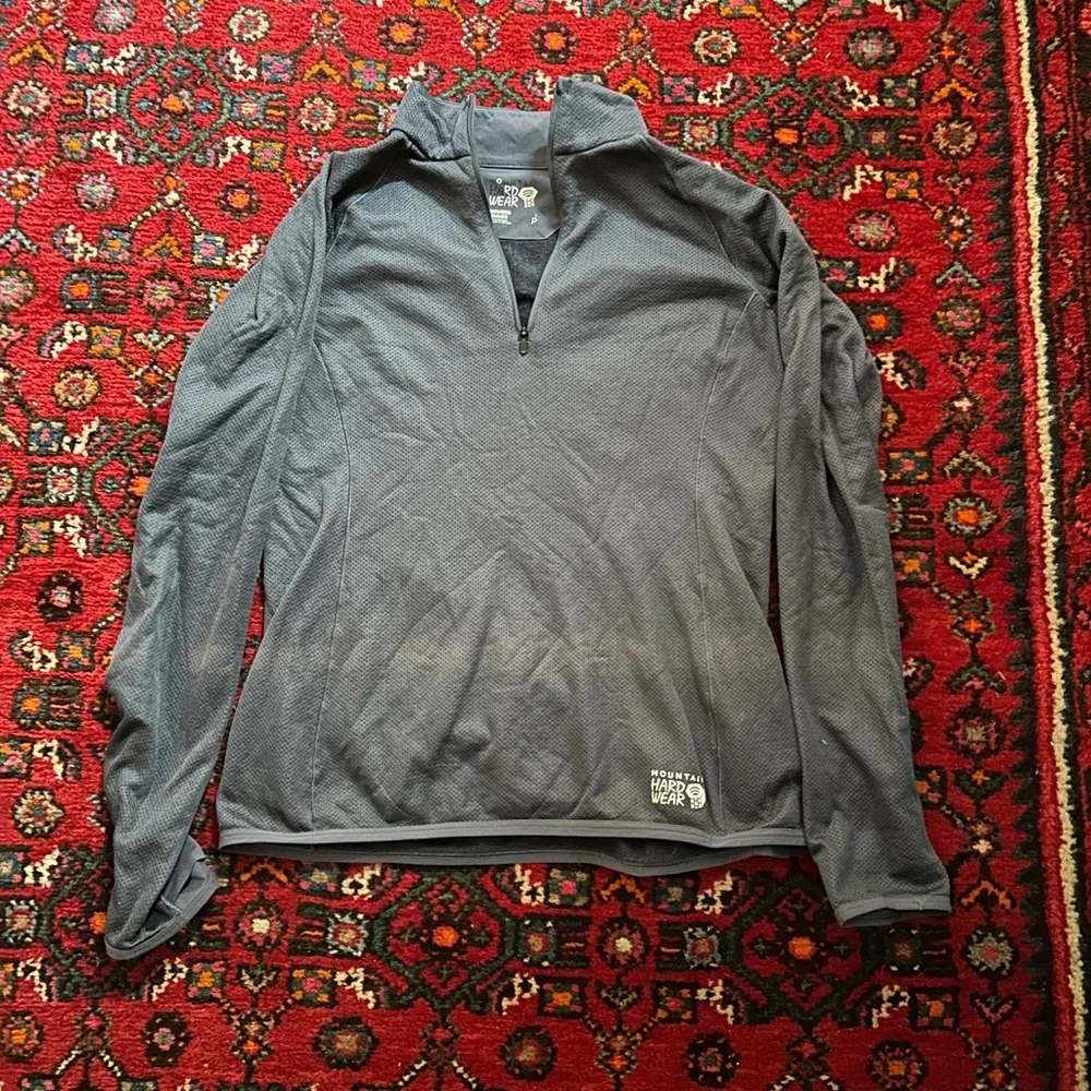 Grey small Mountain Hardwear
AirMesh 1/2-Zip Top - Women's - Picture 3 of 6